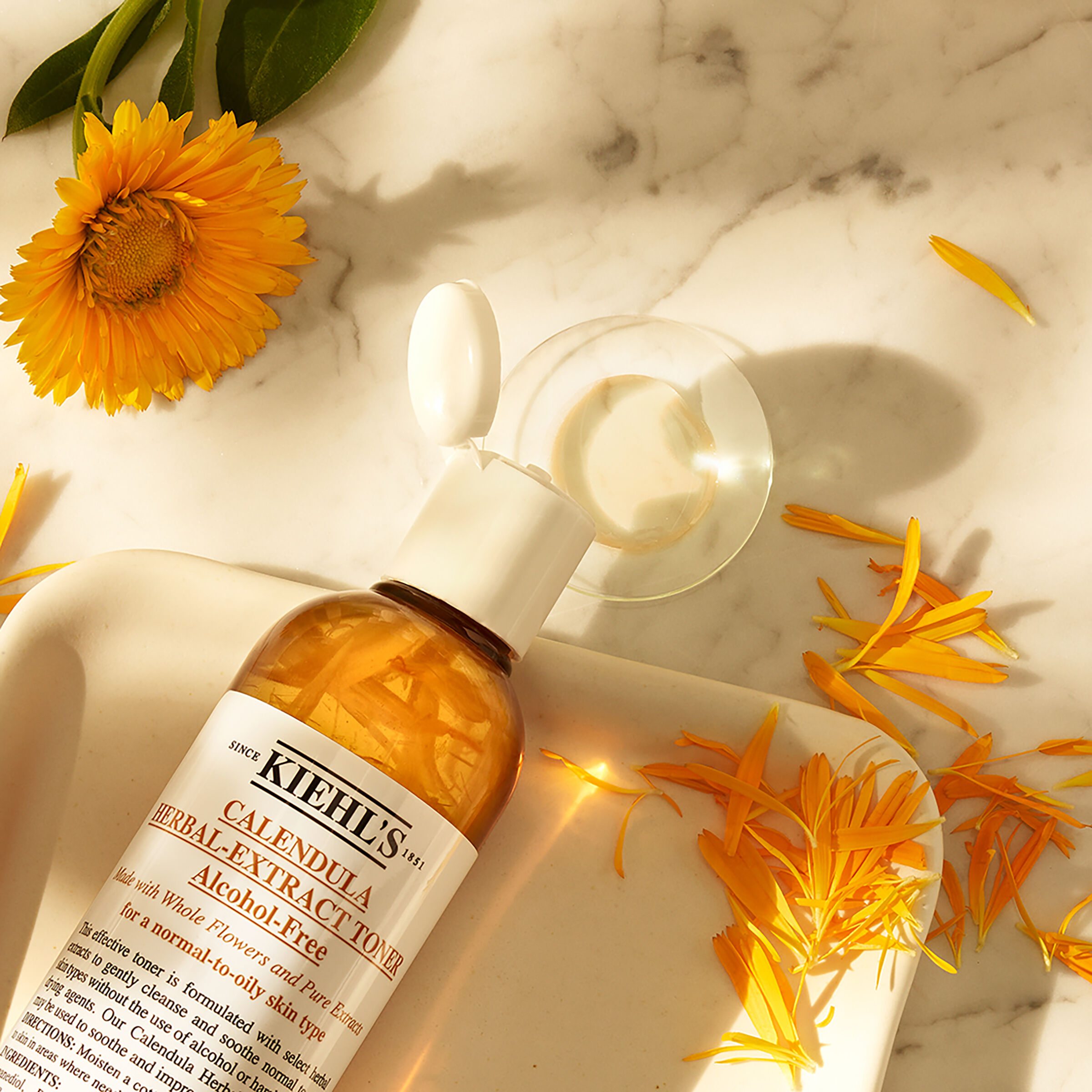 化粧水・ローション・トナー Kiehl's Calendula Herbal-Extract Toner Calendula Herbal-Extract Face Toner - Skin Redness - Kiehl's